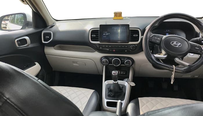 2024 Hyundai VENUE SX 1.2 PETROL, Petrol, Manual, 32,398 km, interior