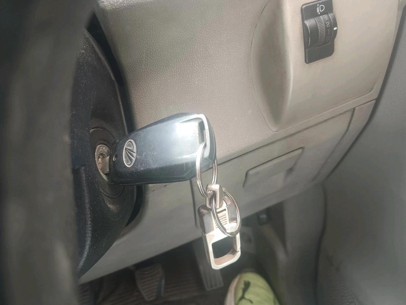 2016 Mahindra Kuv100 K2 D 6 STR, Diesel, Manual, 1,53,754 km, interior