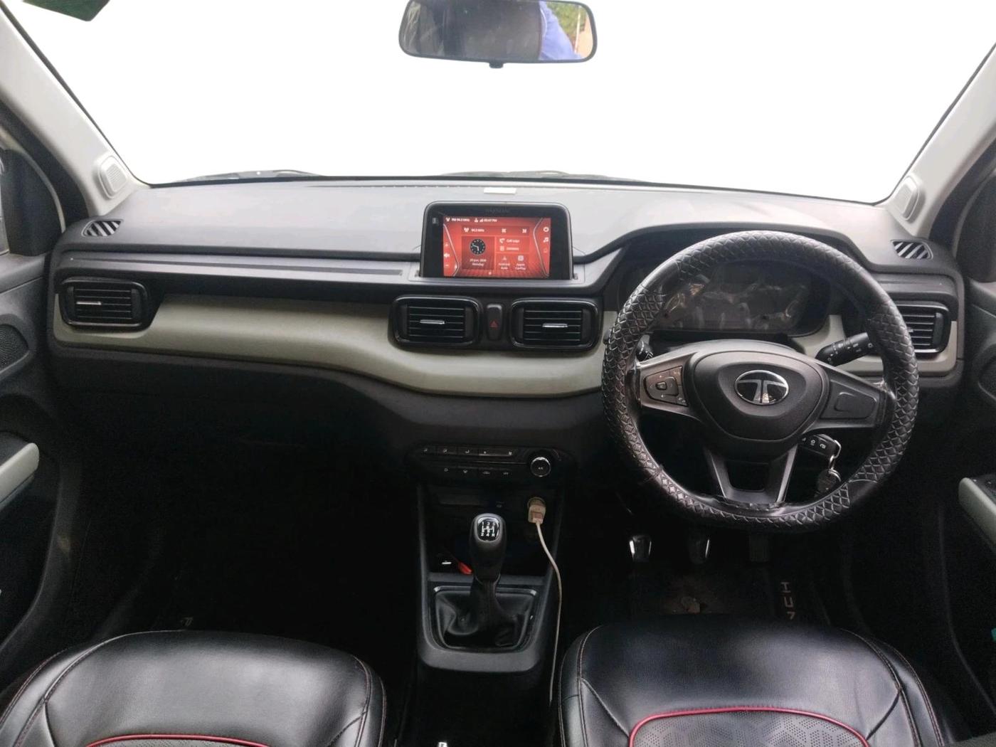 2024 Tata PUNCH ADVENTURE RHYTHM CNG MT, CNG, Manual, 99,387 km, interior