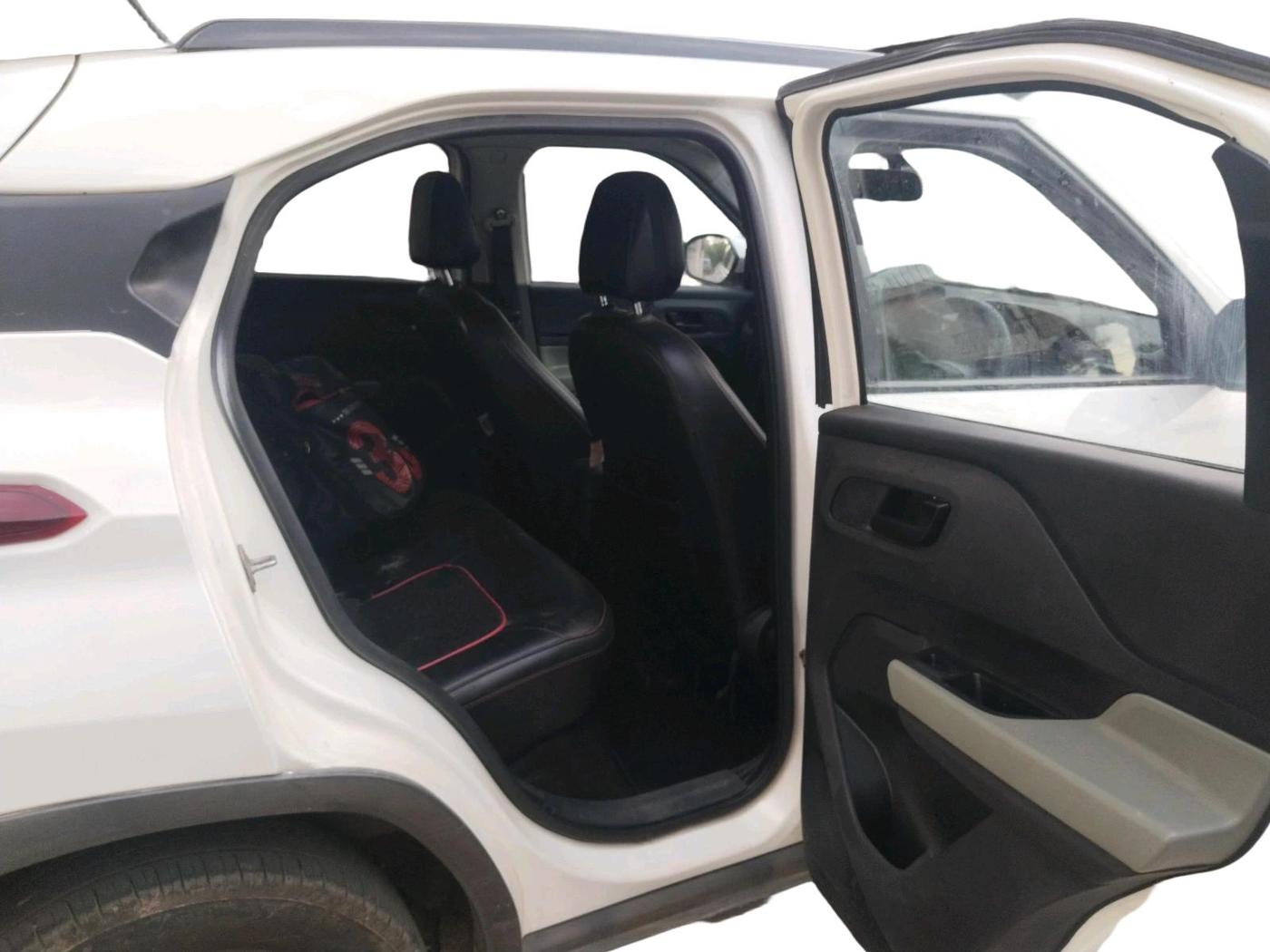 2024 Tata PUNCH ADVENTURE RHYTHM CNG MT, CNG, Manual, 99,387 km, interior