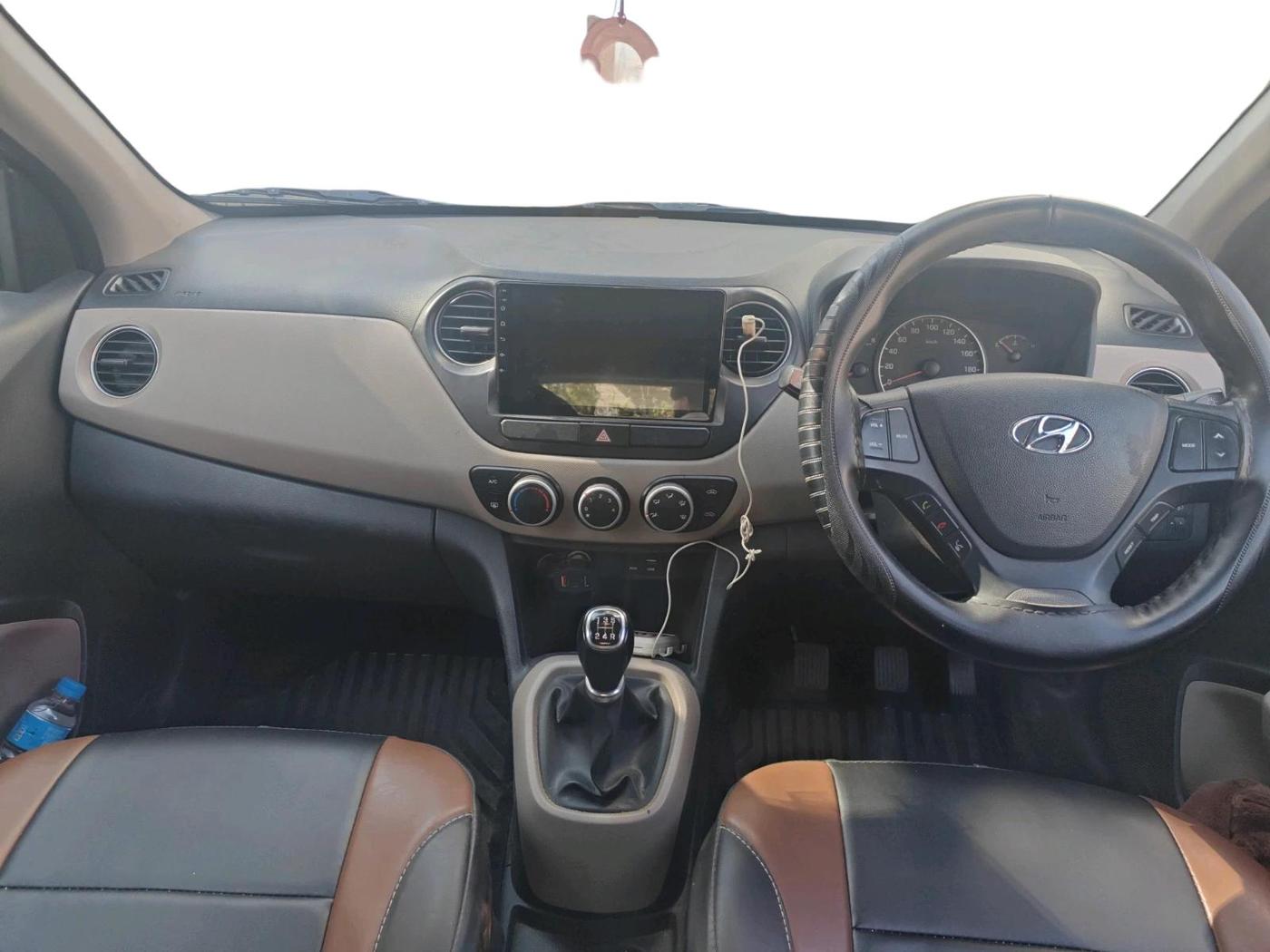 2017 Hyundai Grand i10 SPORTZ (O) 1.2 KAPPA VTVT, Petrol, Manual, 48,658 km, interior