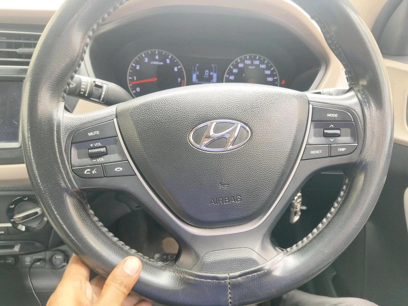 2019 Hyundai Elite i20 SPORTZ PLUS 1.2, Petrol, Manual, 96,931 km, interior