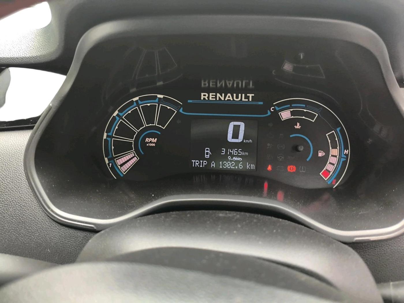 2022 Renault TRIBER RXT, Petrol, Manual, 31,465 km, interior
