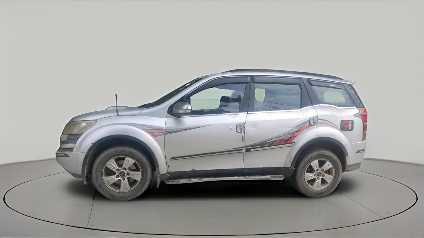 2015 Mahindra XUV500 W8, Diesel, Manual, 1,50,000 km, exterior