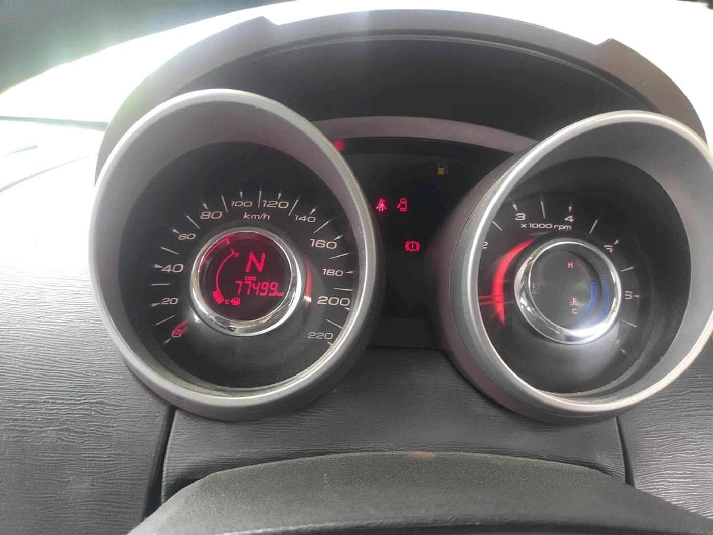 2015 Mahindra XUV500 W8, Diesel, Manual, 1,50,000 km, interior