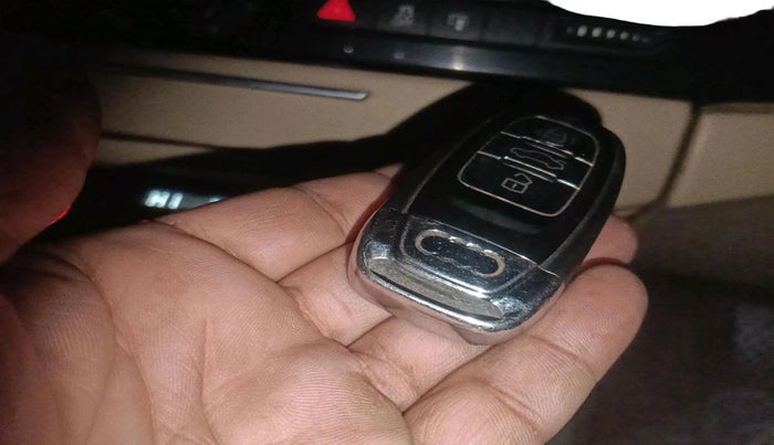 2011 Audi A8L 3.0 TDI quattro, Diesel, Automatic, 90,704 km, interior