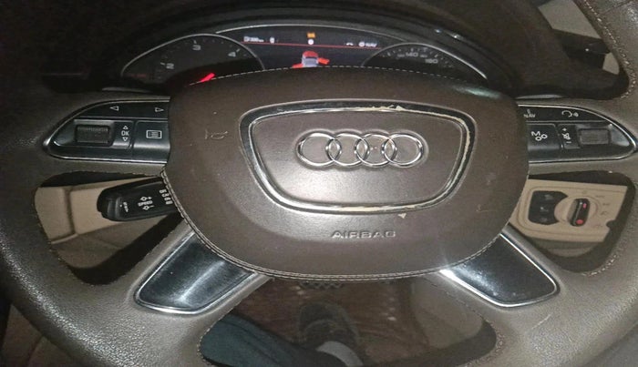 2011 Audi A8L 3.0 TDI quattro, Diesel, Automatic, 90,704 km, interior