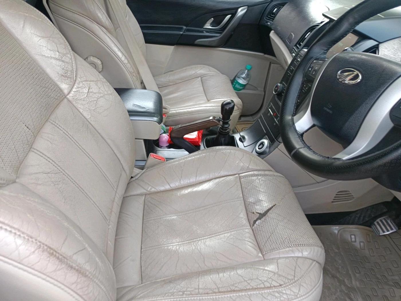 2016 Mahindra XUV500 W10 1.99, Diesel, Manual, 1,03,816 km, interior