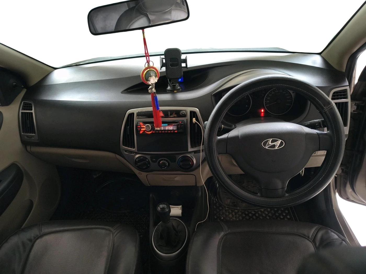 2013 Hyundai i20 MAGNA 1.2, Petrol, Manual, 46,080 km, interior