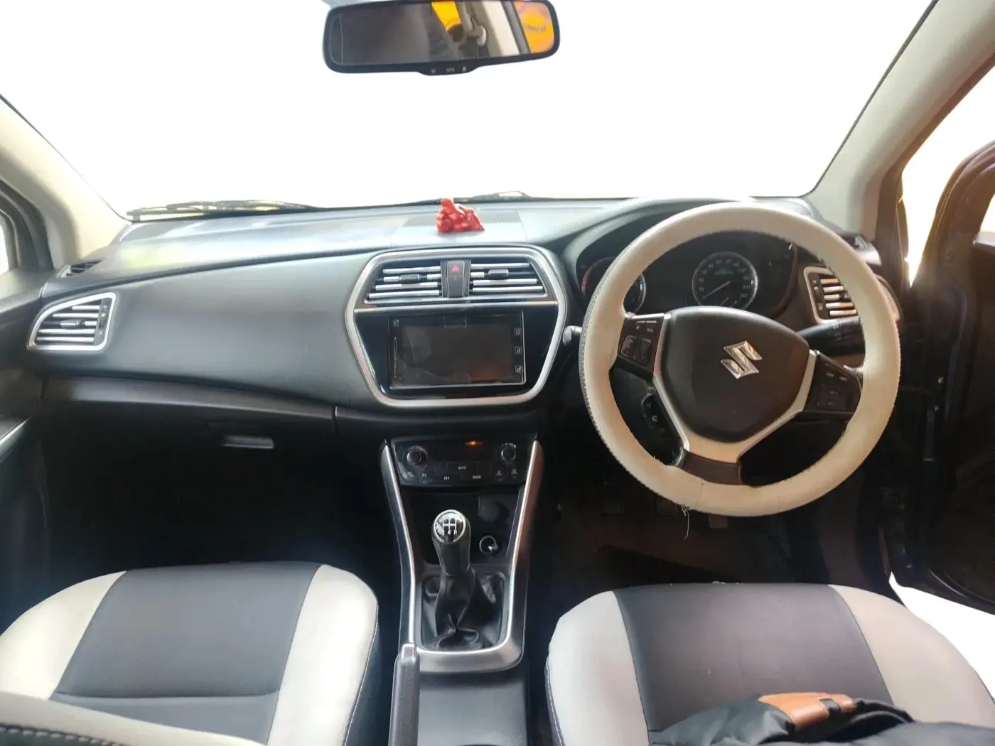 2017 Maruti S Cross ALPHA 1.3, Diesel, Manual, 1,02,877 km, interior