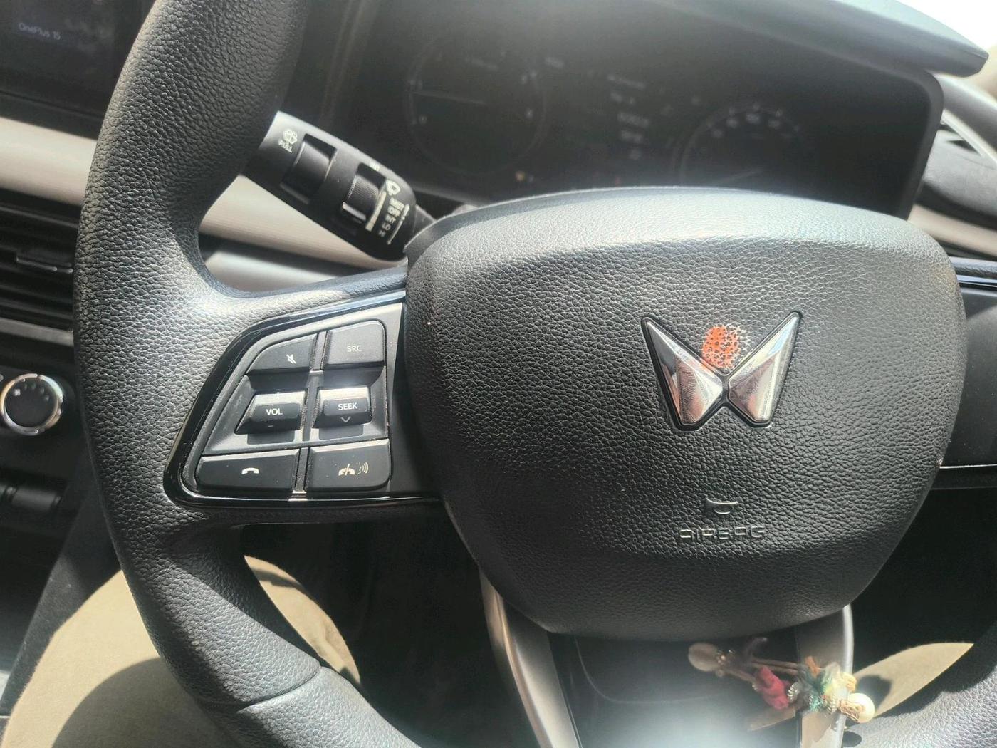 2022 Mahindra XUV700 MX P MT 5 STR, Petrol, Manual, 33,178 km, interior