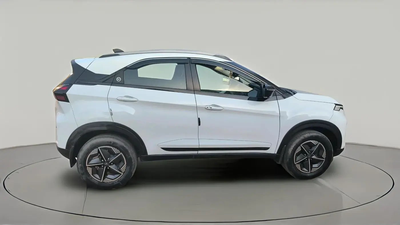 2023 Tata NEXON CREATIVE + SUNROOF 1.5 DIESEL, Diesel, Manual, 69,563 km, exterior