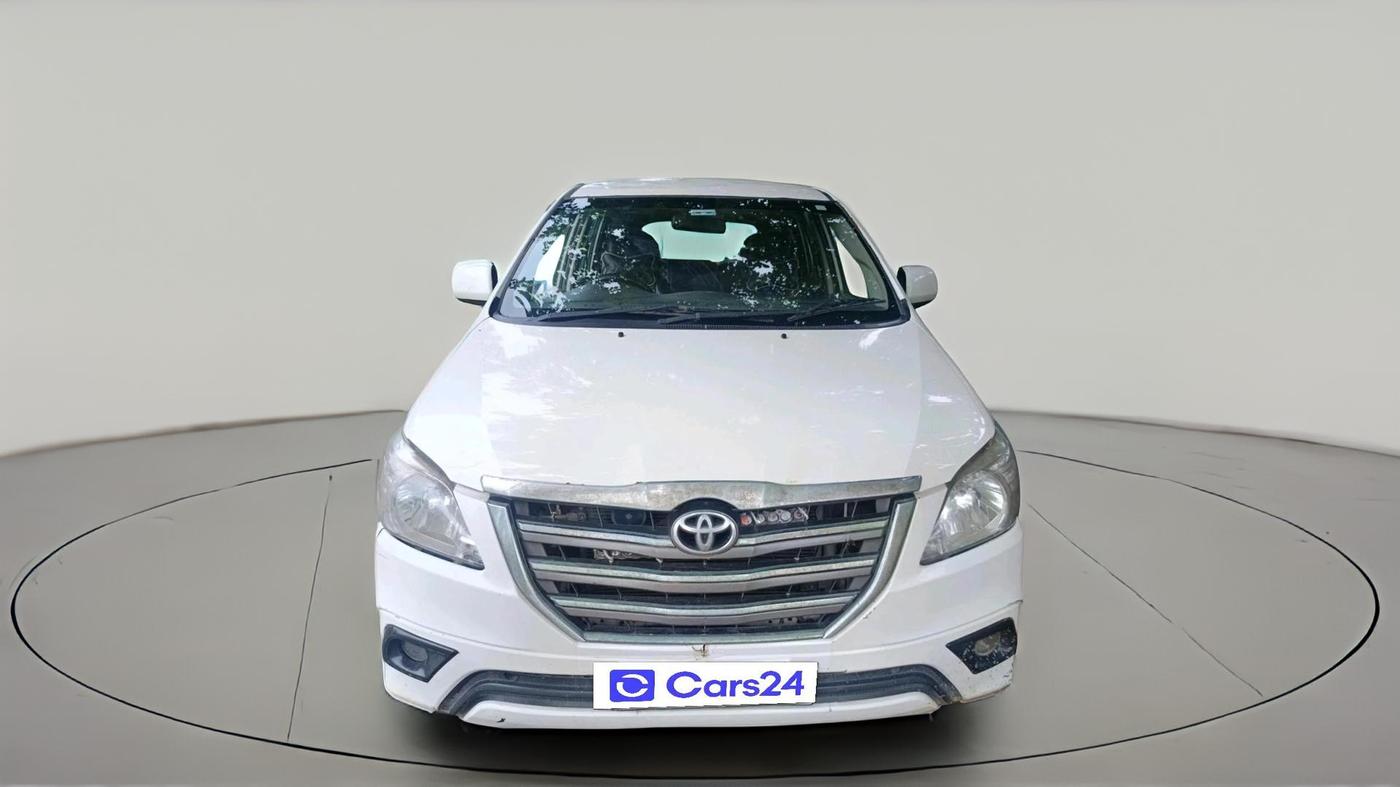 2016 Toyota Innova 2.5 GX 8 STR, Diesel, Manual, 2,26,113 km, exterior
