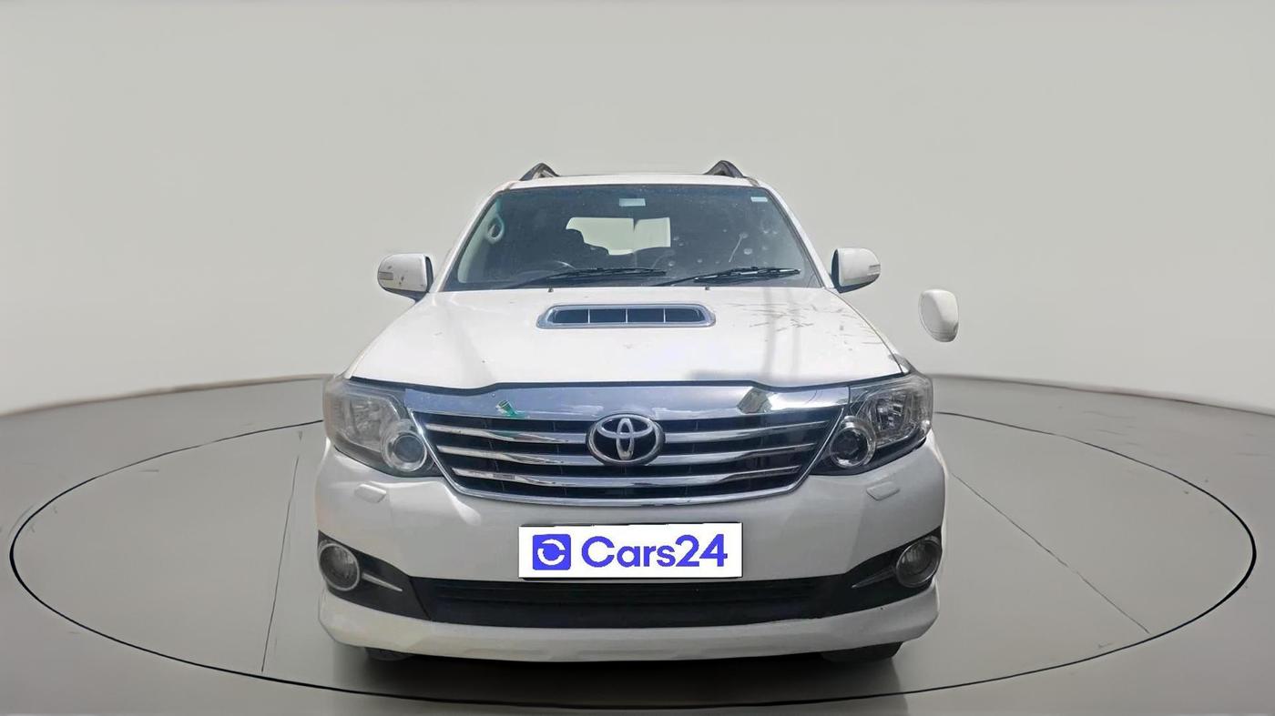 2015 Toyota Fortuner 3.0 4X4 MT, Diesel, Manual, 1,16,386 km, exterior