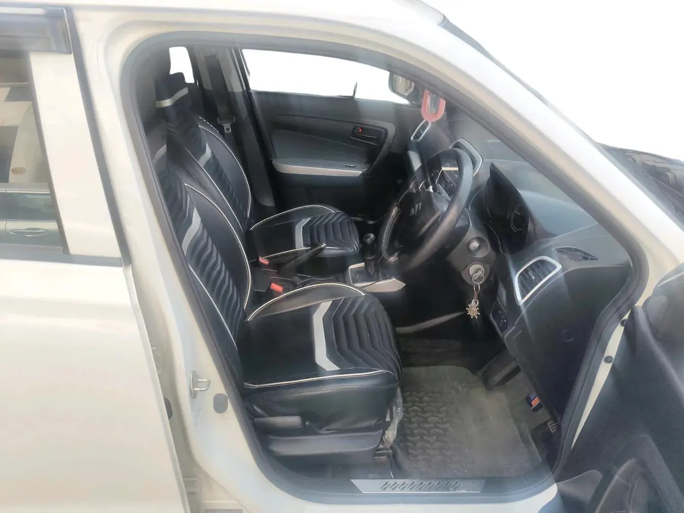2022 Maruti Vitara Brezza LXI, Petrol, Manual, 39,179 km, interior