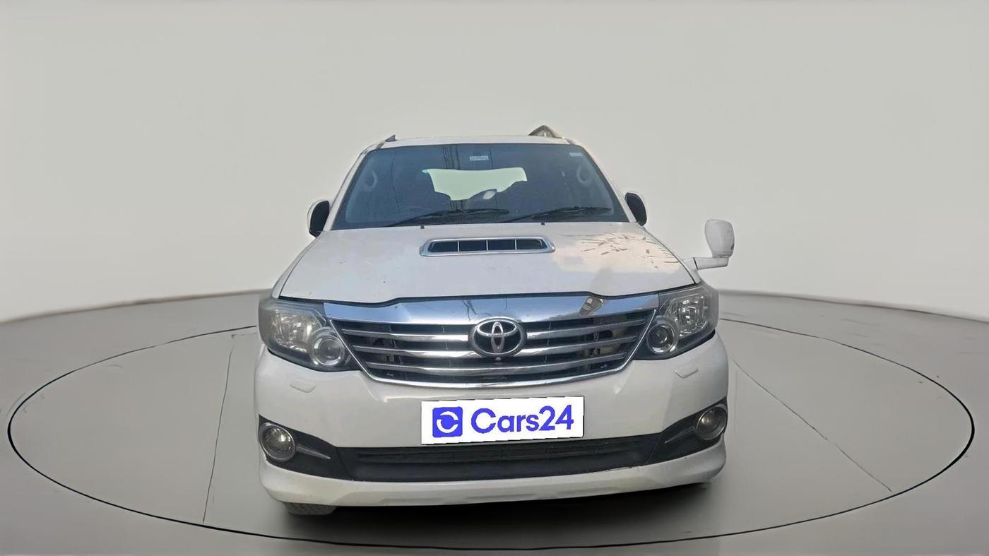 2015 Toyota Fortuner 3.0 4X4 MT, Diesel, Manual, 1,16,652 km, exterior