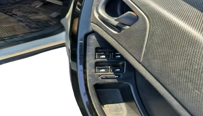 2018 Tata NEXON XM PETROL, Petrol, Manual, 83,846 km, interior