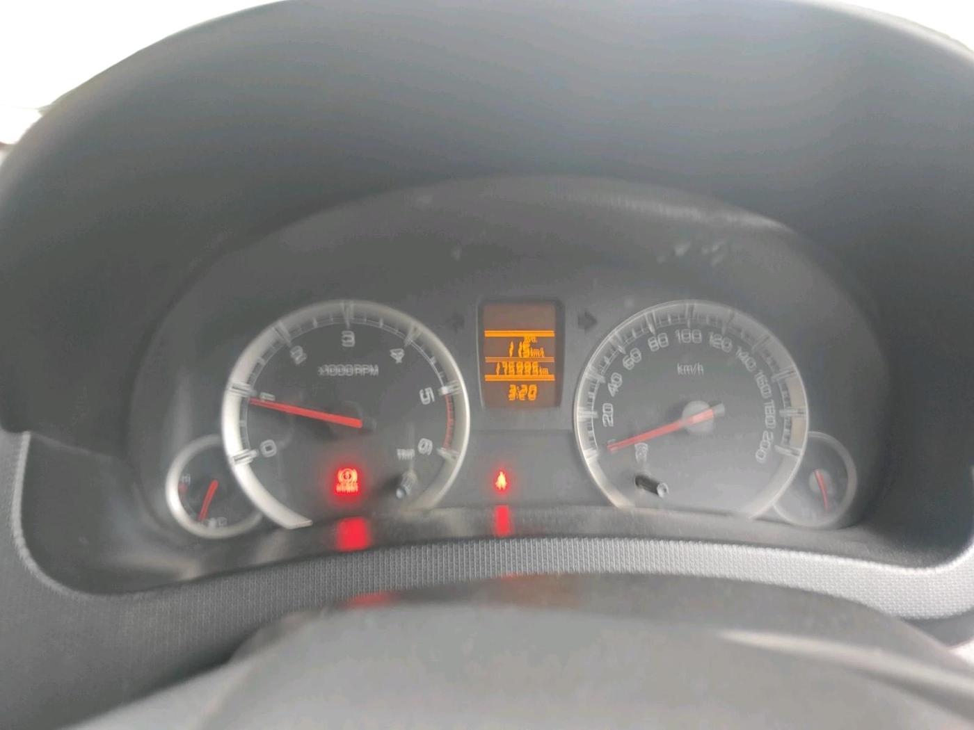 2013 Maruti Swift VDI, Diesel, Manual, 1,75,995 km, interior
