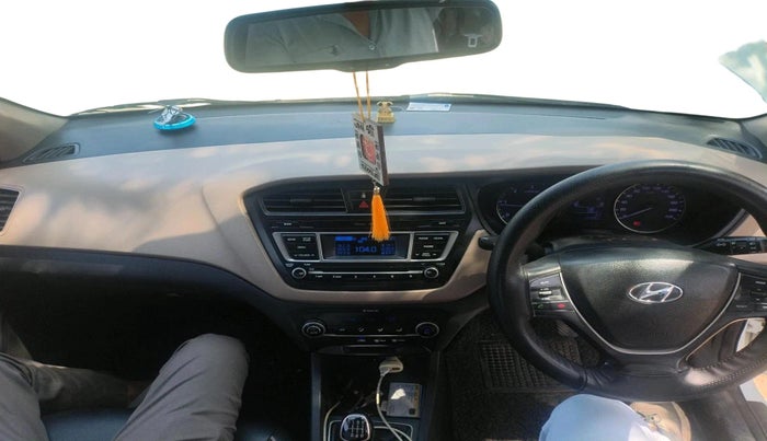 2015 Hyundai Elite i20 SPORTZ 1.4 CRDI, Diesel, Manual, 1,32,000 km, interior