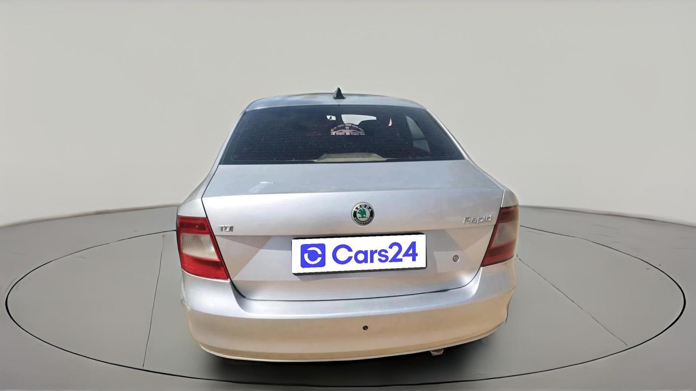 2013 Skoda Rapid AMBITION 1.6 TDI CR MT, Diesel, Manual, 1,26,524 km, exterior