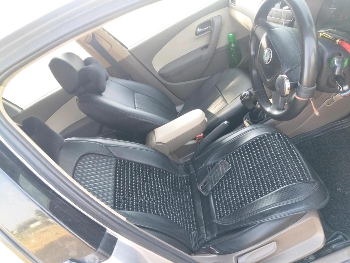 2013 Skoda Rapid AMBITION 1.6 TDI CR MT, Diesel, Manual, 1,26,524 km, interior