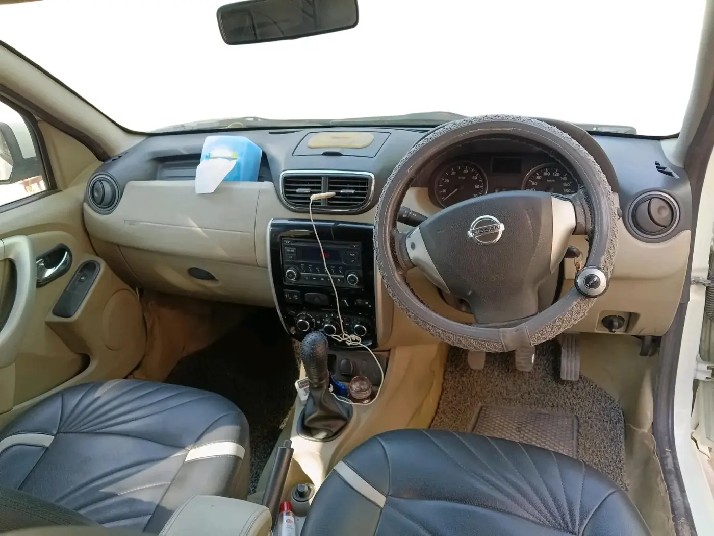 2015 Nissan Terrano XL (D), Diesel, Manual, 1,56,197 km, interior