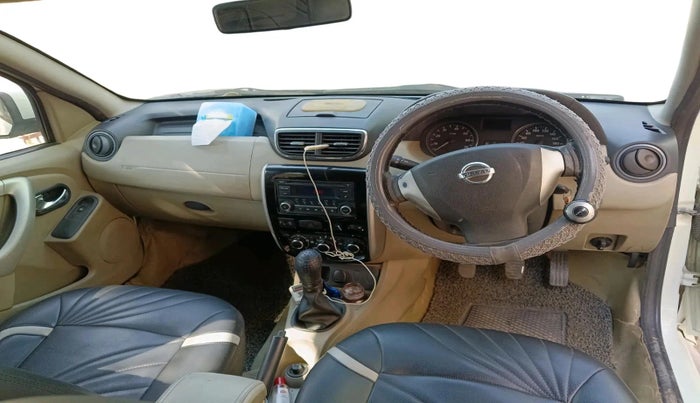 2015 Nissan Terrano XL (D), Diesel, Manual, 1,28,748 km, interior