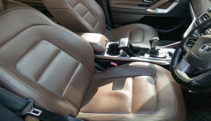 2019 Tata Harrier XZ 2.0L, Diesel, Manual, 1,00,112 km, interior