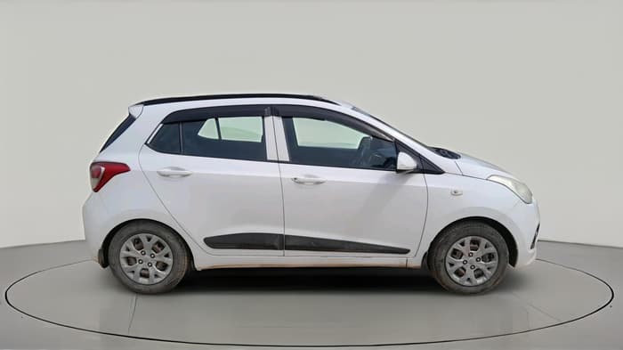 2016 Hyundai Grand i10 MAGNA 1.2 KAPPA VTVT, CNG, Manual, 1,22,699 km, exterior