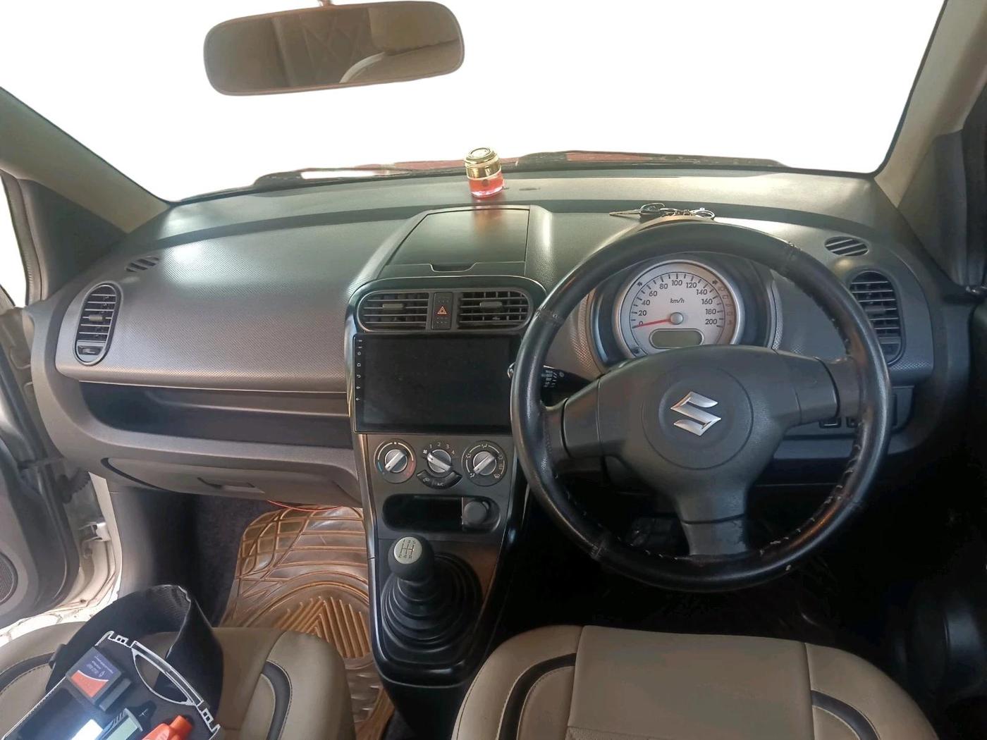 2013 Maruti Ritz LXI, Petrol, Manual, 33,013 km, interior