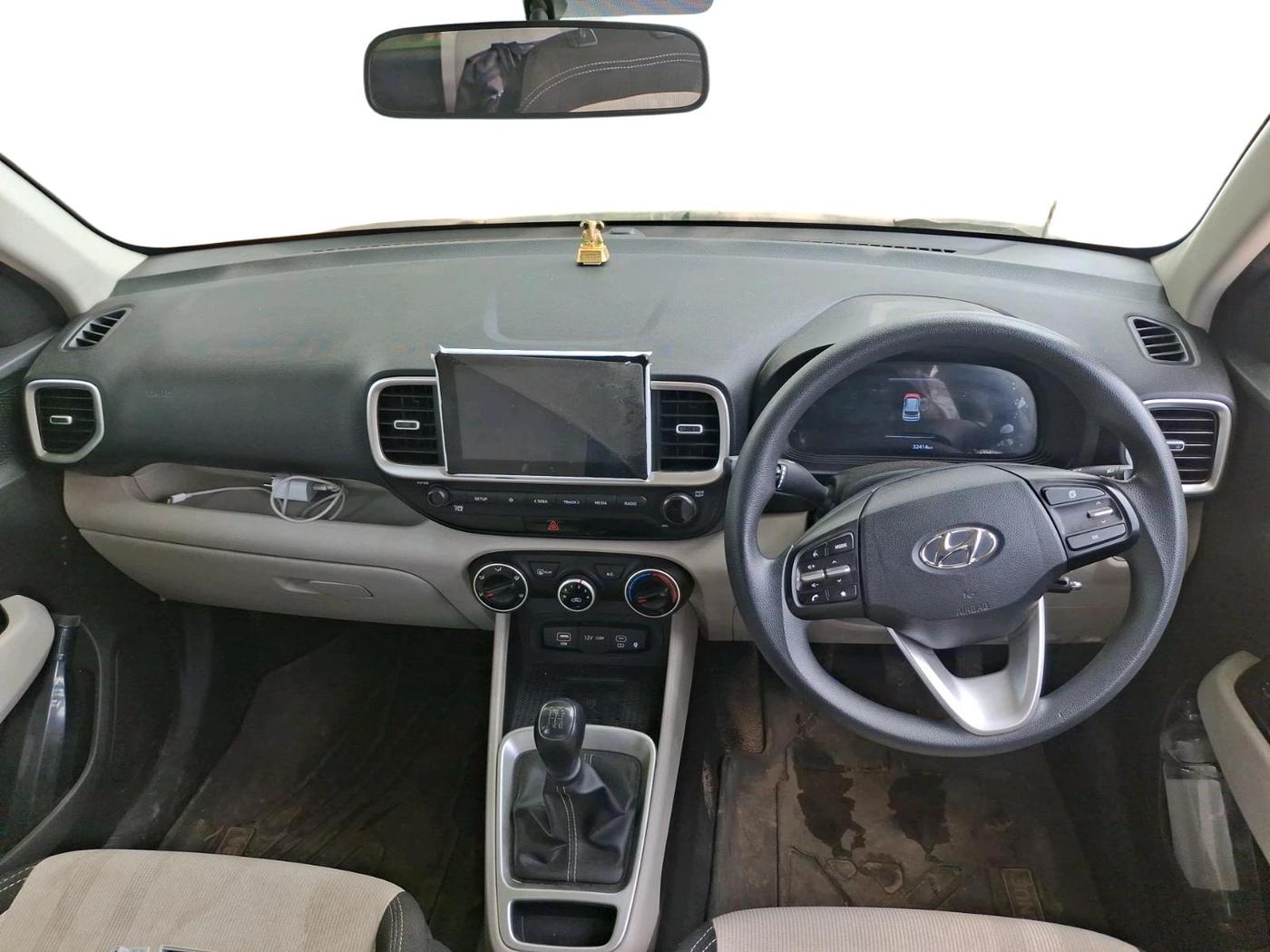2025 Hyundai VENUE S 1.2, Petrol, Manual, 32,414 km, interior