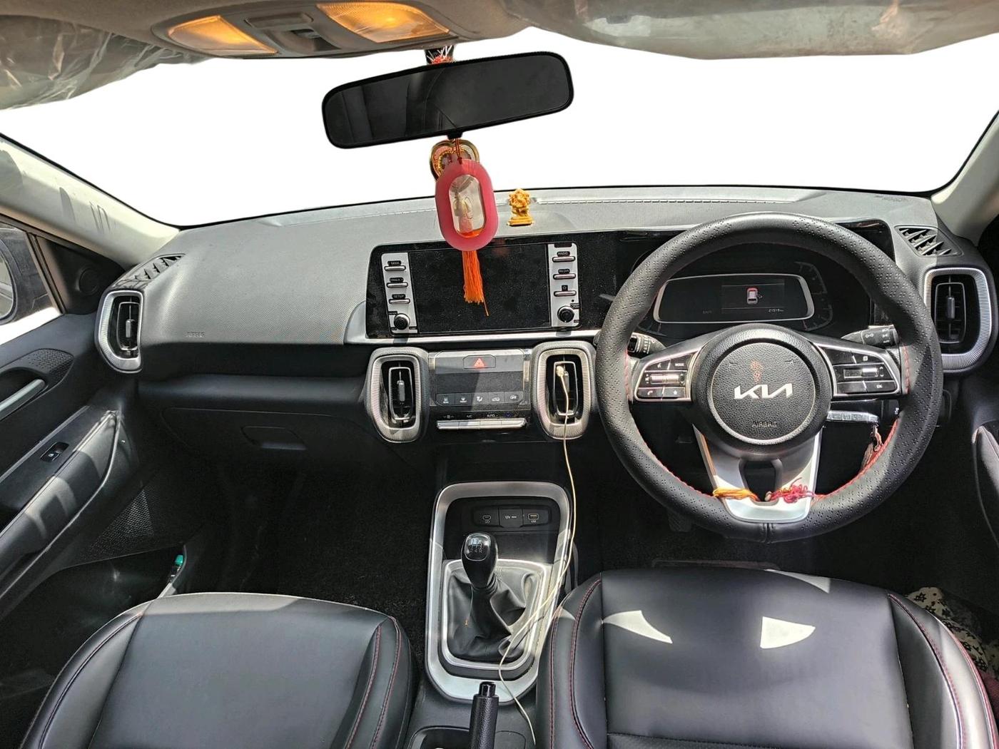 2024 KIA SONET HTK (O) 1.2 Petrol MT, Petrol, Manual, 21,522 km, interior