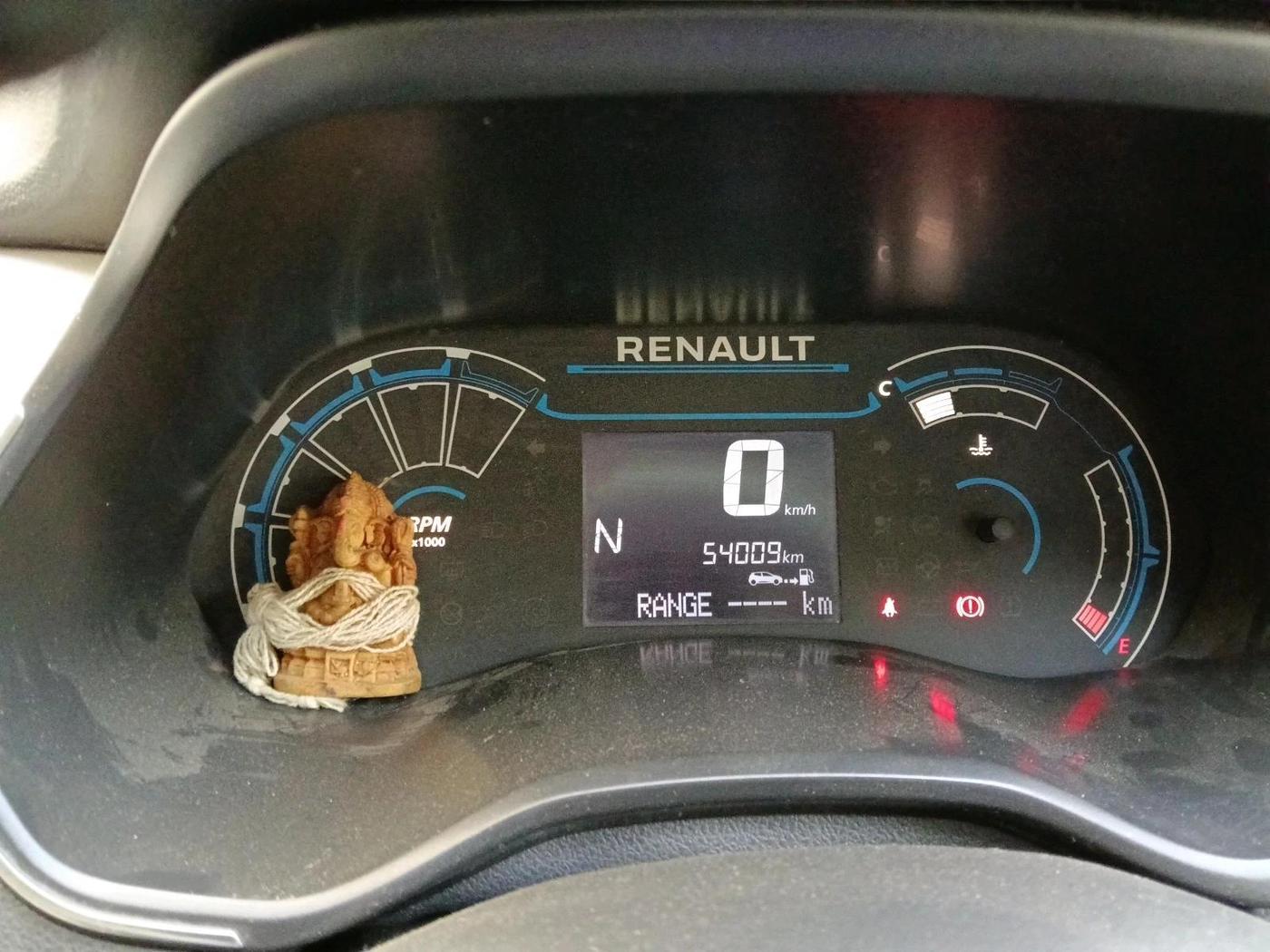 2020 Renault TRIBER RXZ AMT, Petrol, Automatic, 54,009 km, interior