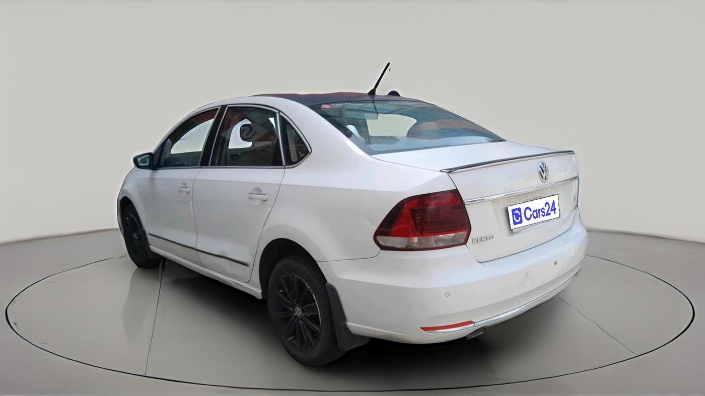 2016 Volkswagen Vento HIGHLINE 1.5 AT, Diesel, Automatic, 83,488 km, exterior