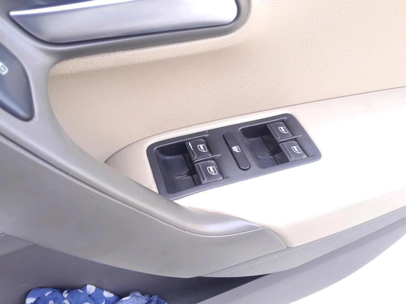 2016 Volkswagen Vento HIGHLINE 1.5 AT, Diesel, Automatic, 83,488 km, interior