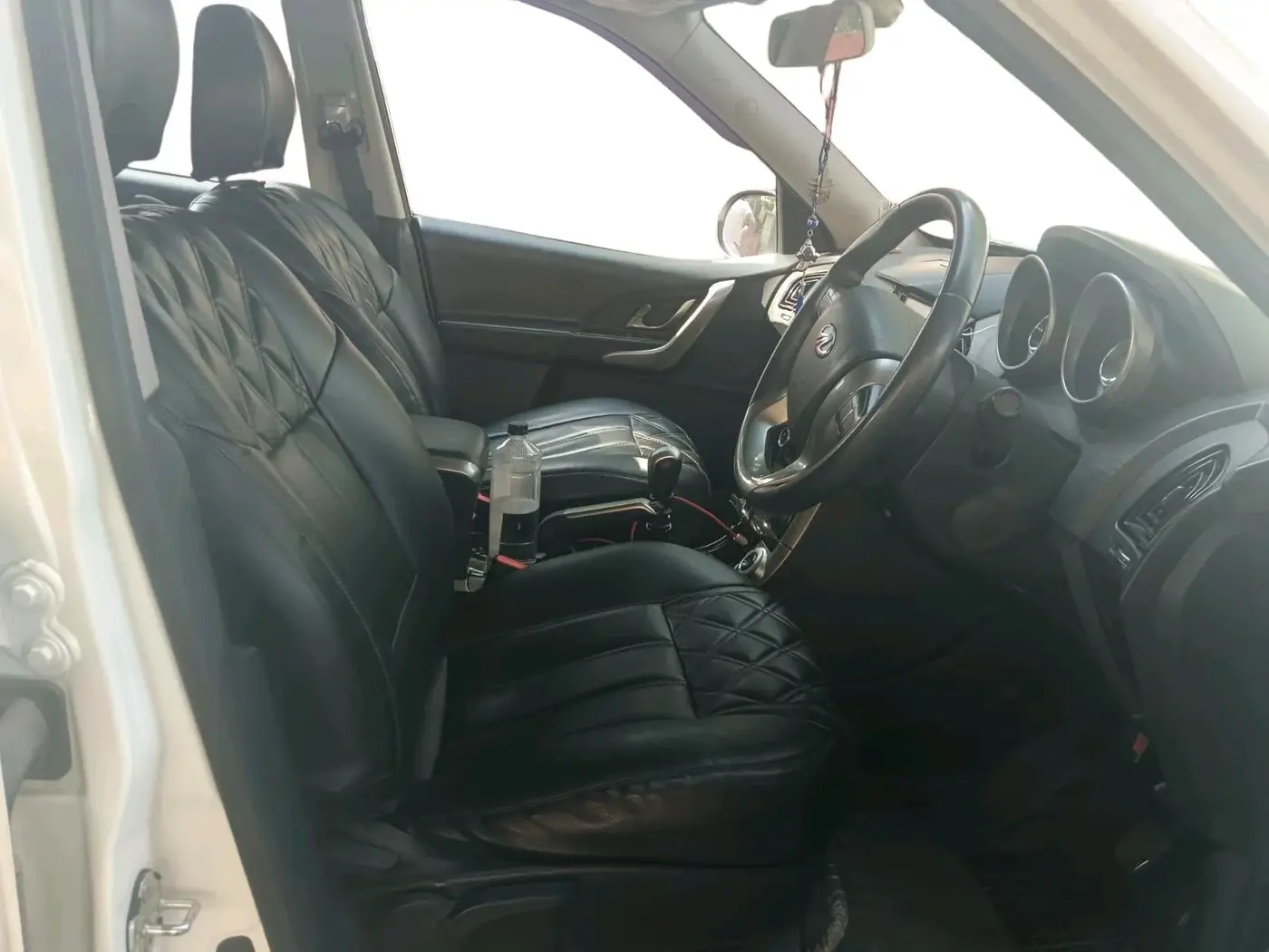 2019 Mahindra XUV500 W9, Diesel, Manual, 43,118 km, interior