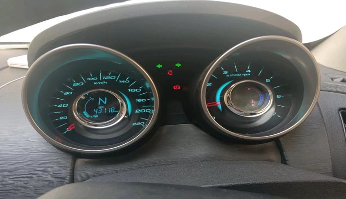 2019 Mahindra XUV500 W9, Diesel, Manual, 43,118 km, interior