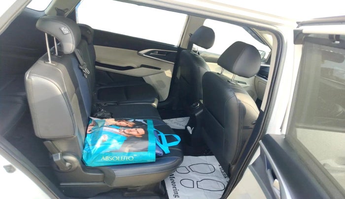 2024 KIA CARENS Premium (O) 1.5 Petrol 7 STR, Petrol, Manual, 25,000 km, interior