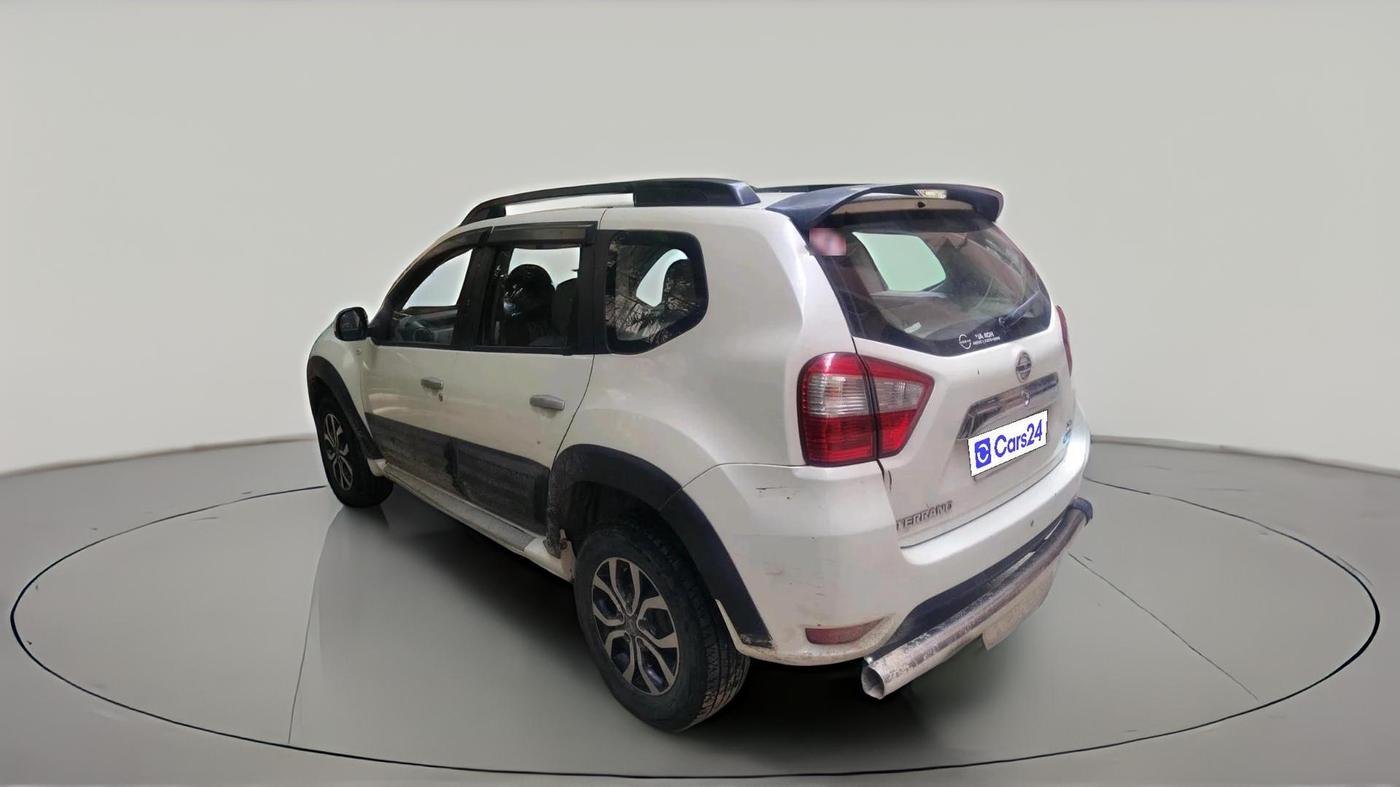 2015 Nissan Terrano XL (D), Diesel, Manual, 2,25,591 km, exterior