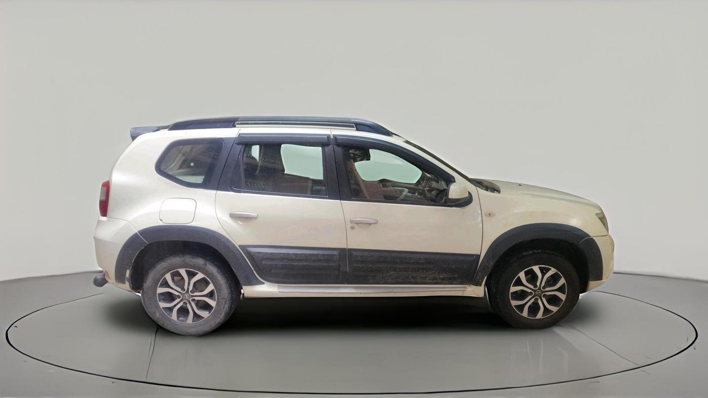 2015 Nissan Terrano XL (D), Diesel, Manual, 2,25,591 km, exterior