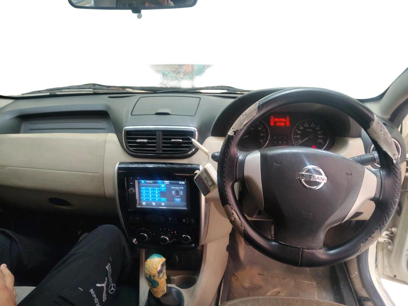 2015 Nissan Terrano XL (D), Diesel, Manual, 2,25,591 km, interior