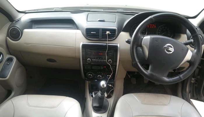 2015 Nissan Terrano XV D THP 110 PS, Diesel, Manual, 1,29,210 km, interior