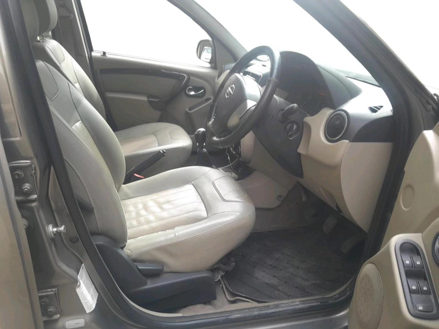 2015 Nissan Terrano XV D THP 110 PS, Diesel, Manual, 1,29,210 km, interior