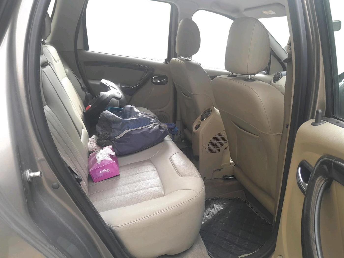 2015 Nissan Terrano XV D THP 110 PS, Diesel, Manual, 1,29,210 km, interior