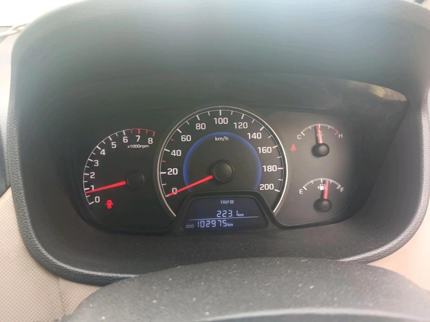 2015 Hyundai Grand i10 SPORTZ 1.2 KAPPA VTVT, Petrol, Manual, 1,02,975 km, interior
