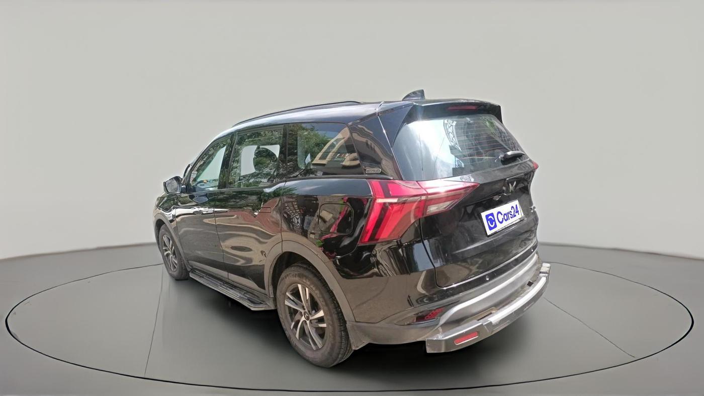 2025 Mahindra XUV700 AX 5 P MT 7 STR, Petrol, Manual, 17,343 km, exterior