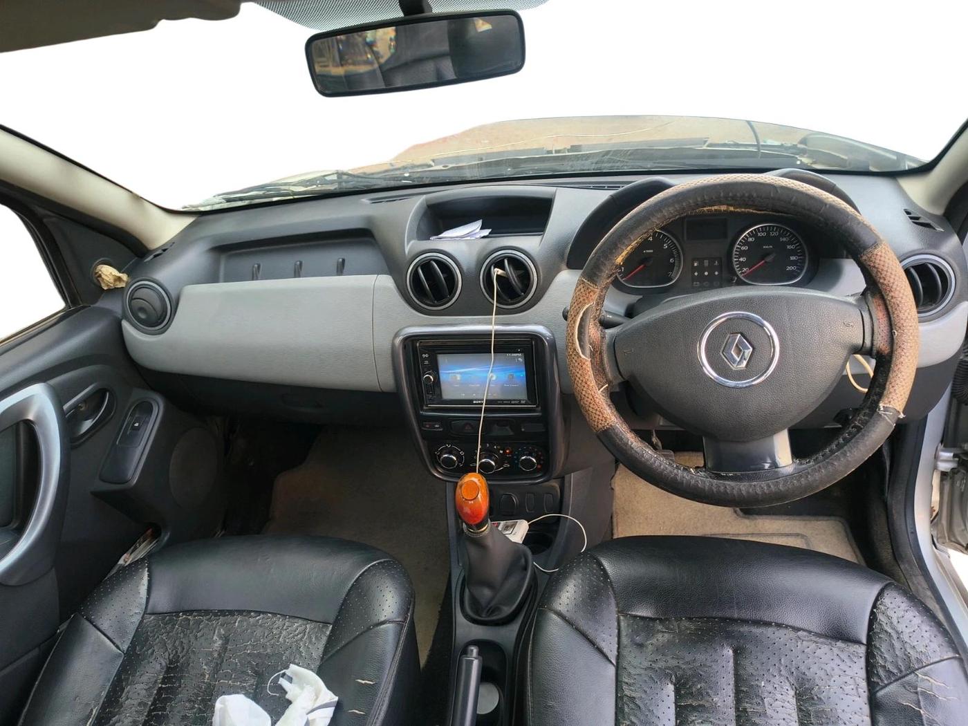 2014 Renault Duster 85 PS RXE DIESEL, Diesel, Manual, 1,32,099 km, interior
