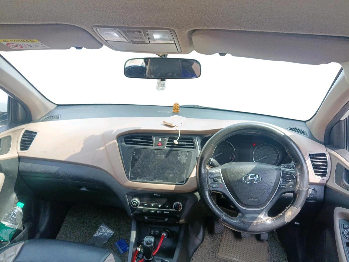 2017 Hyundai Elite i20 ASTA 1.2, Petrol, Manual, 1,65,431 km, interior