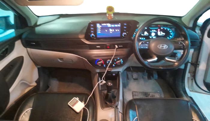 2024 Hyundai NEW I20 MAGNA 1.2 MT, Petrol, Manual, 28,892 km, interior