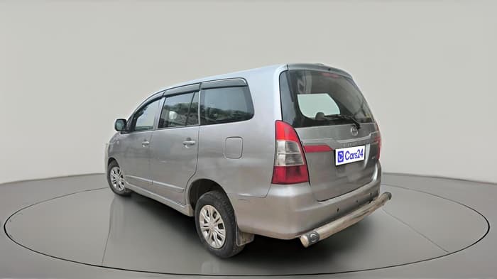 2015 Toyota Innova 2.5 GX 7 STR, Diesel, Manual, 2,40,917 km, exterior
